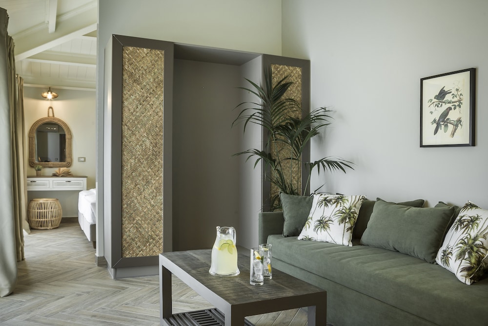 Master Suite, Sea View - Photo 4