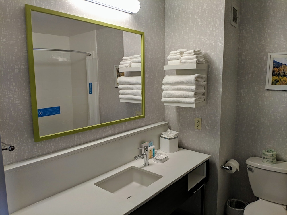 Suite, Multiple Beds, Non Smoking - Photo 8