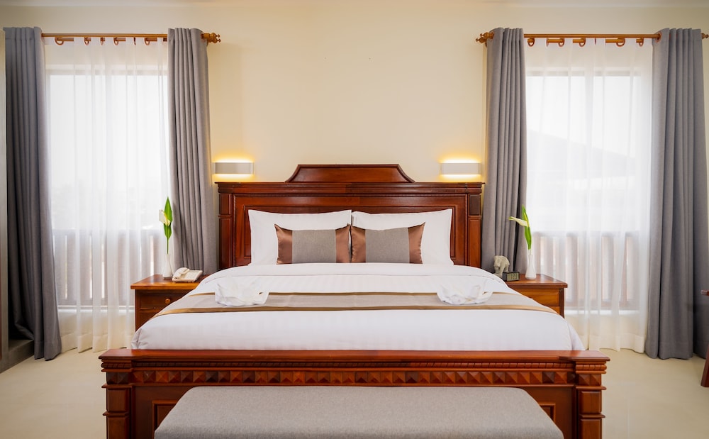 Mony Reach Suite with Balcony - Photo 17