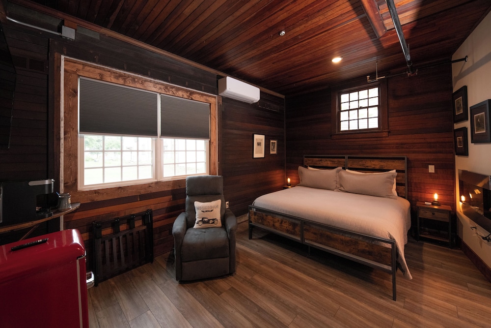 Edison Suite