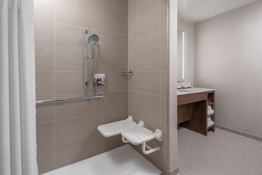 One Bedroom Suite, 1 King Bed, Accessible (Roll-In Shower) - Photo 1