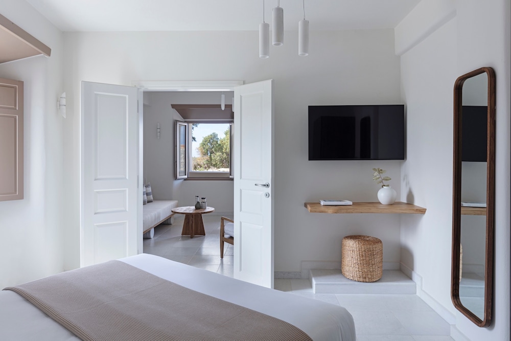 Premium Suite, 2 Bedrooms, Partial Sea View