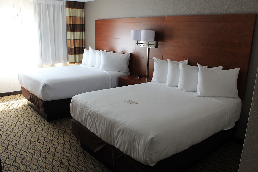 Room, 2 Queen Beds, Non Smoking - Photo 4