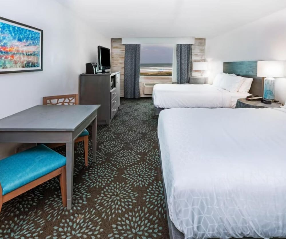 Standard Room, 2 Queen Beds, Ocean View - Photo 4