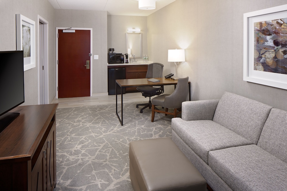 Suite, 2 Double Beds, Accessible, Bathtub - Photo 2
