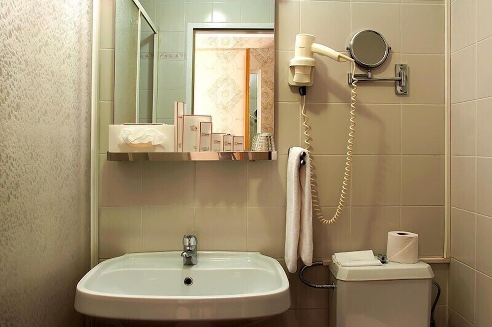 Standard Double Room - Photo 3