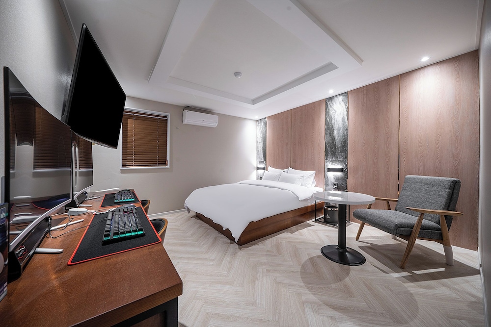 Deluxe Double Room, City View photo 1