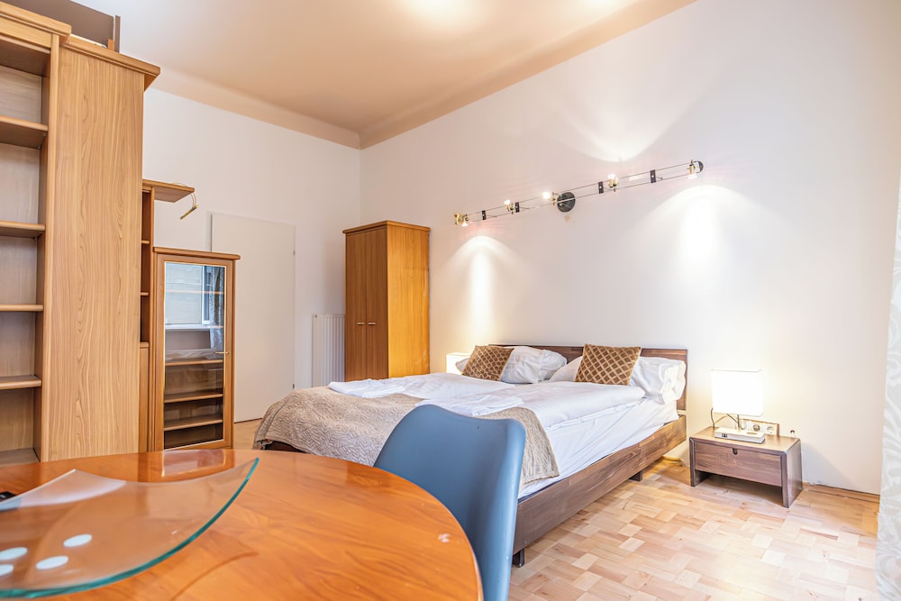 Basic Apartment