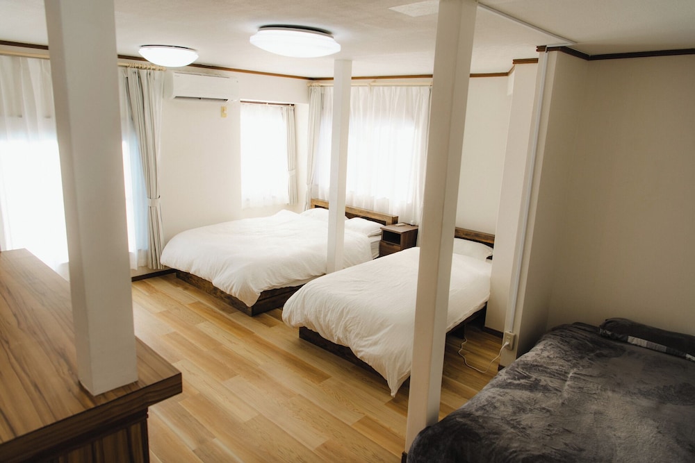 Apartment photo 2