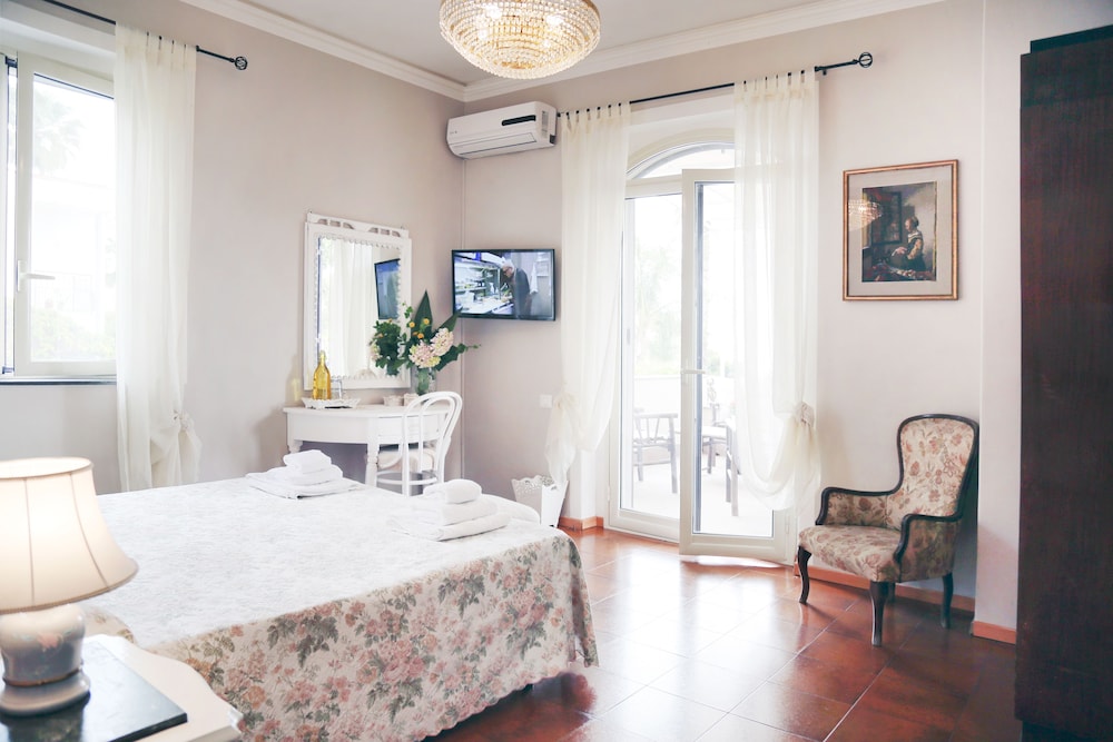 Deluxe Double Room photo 2
