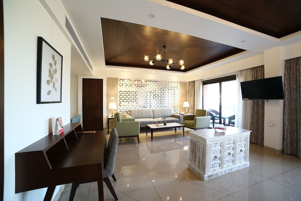 Royal Suite - Photo 9