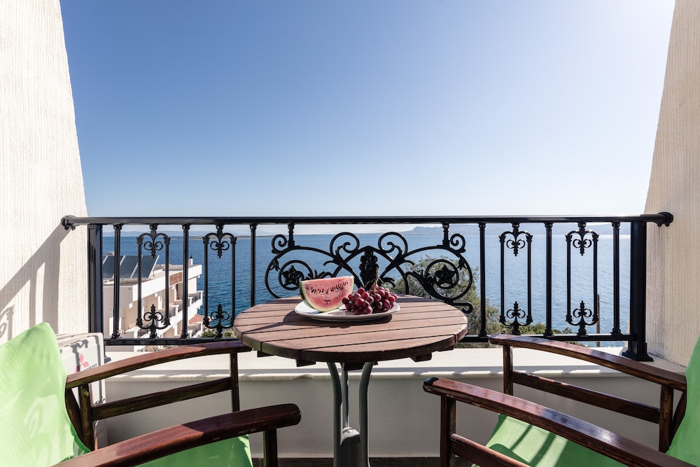 Superior Double Room, Sea view - Photo 2