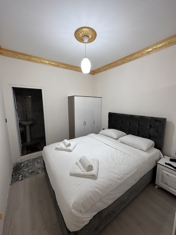 Basic Suite photo 3