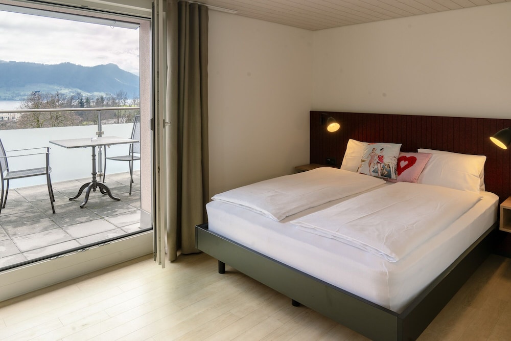 Economy Double Room (inkl. Ticket für den ÖPNV) - Photo 6