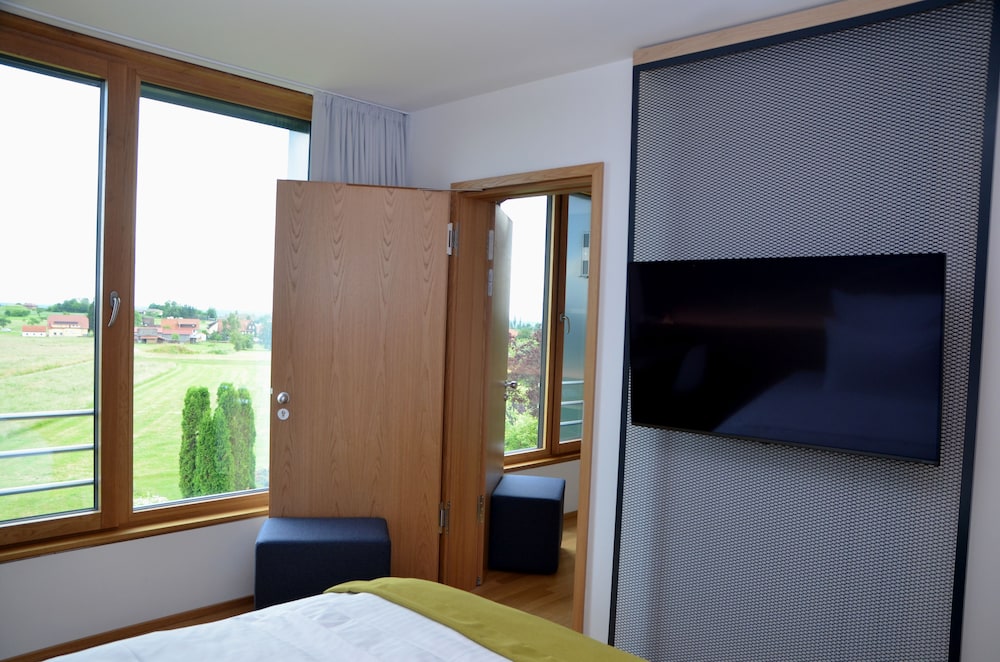 Business Room photo 2