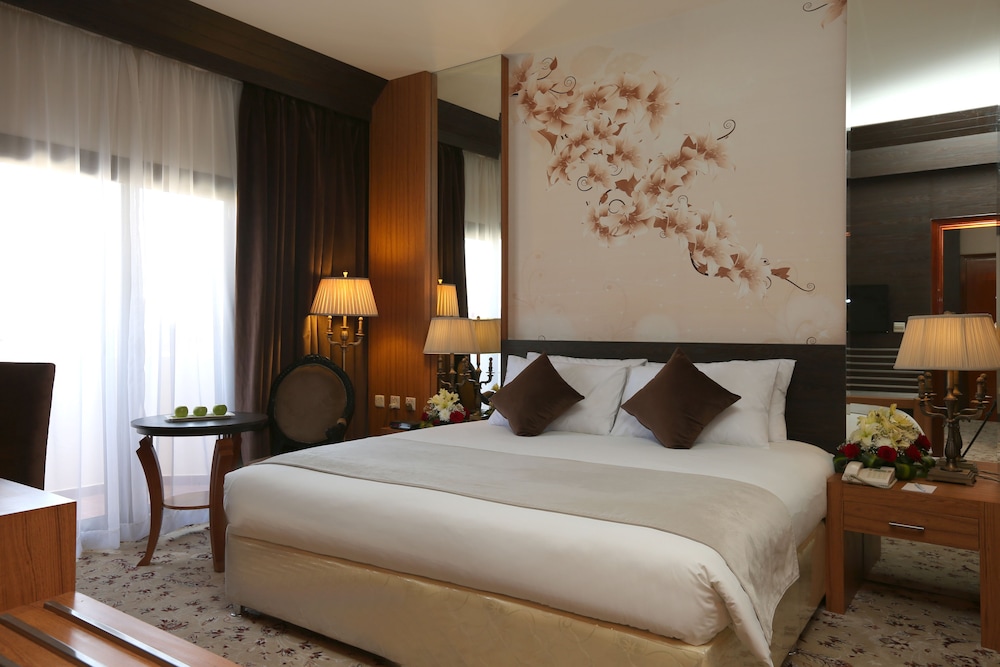 Executive Suite, Mountain View - Photo 1