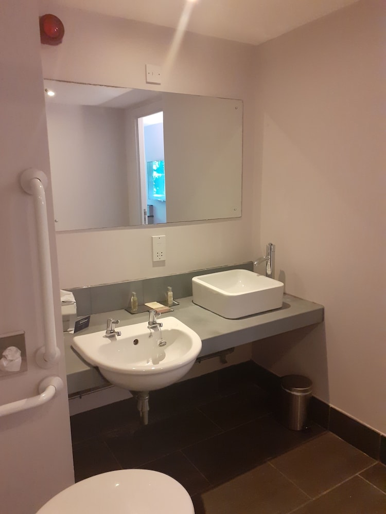Room, 1 King Bed, Accessible - Photo 11