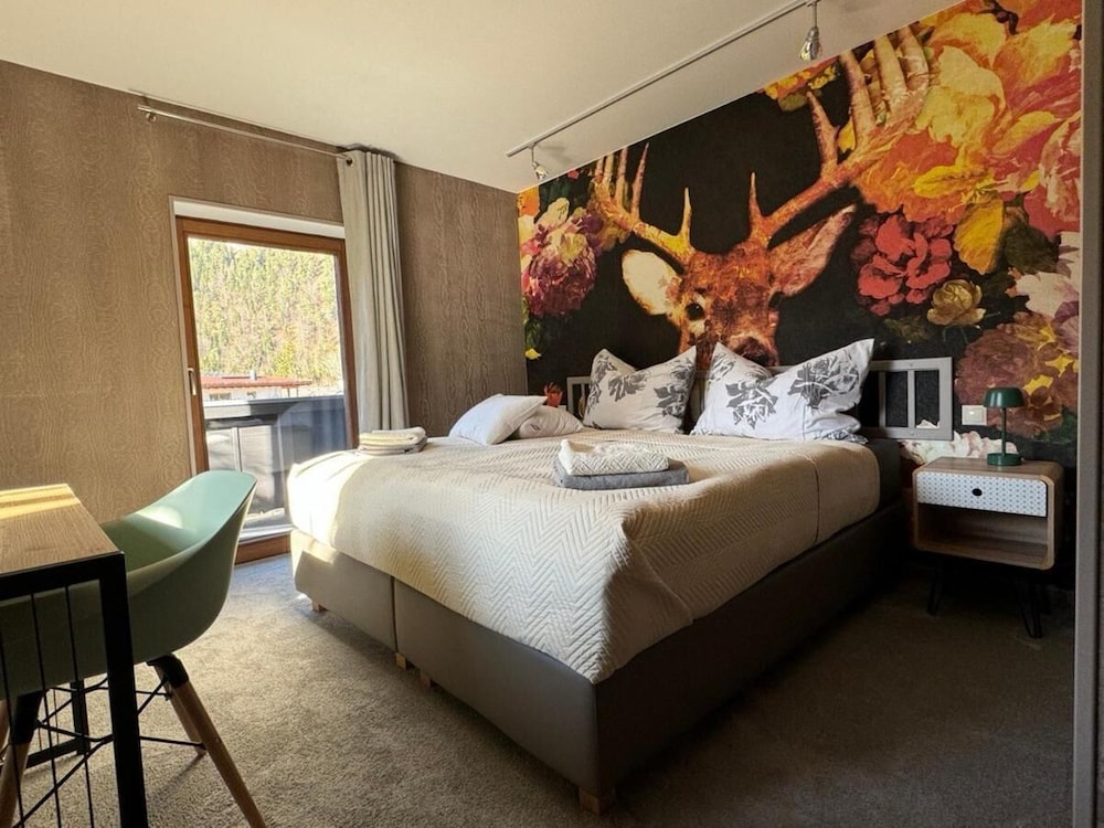 Classic Double or Twin Room, Balcony, Mountain View photo 1