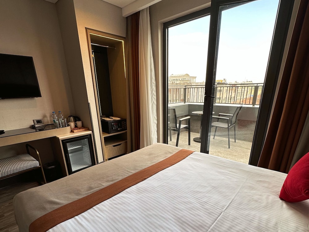 Deluxe Double Room, Balcony photo 1