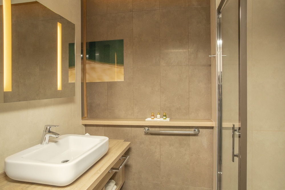 Deluxe Double Room - Photo 7