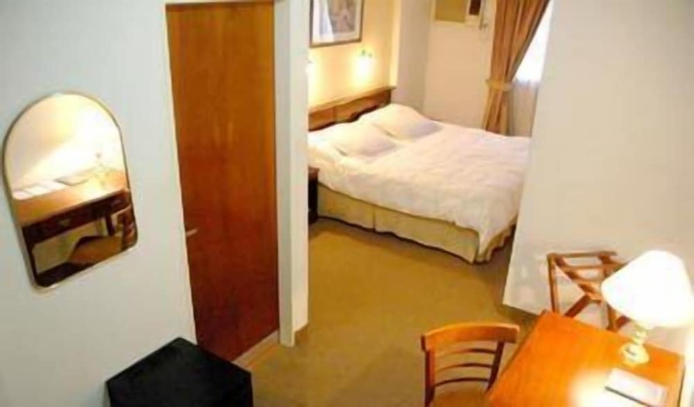Standard Room photo 2