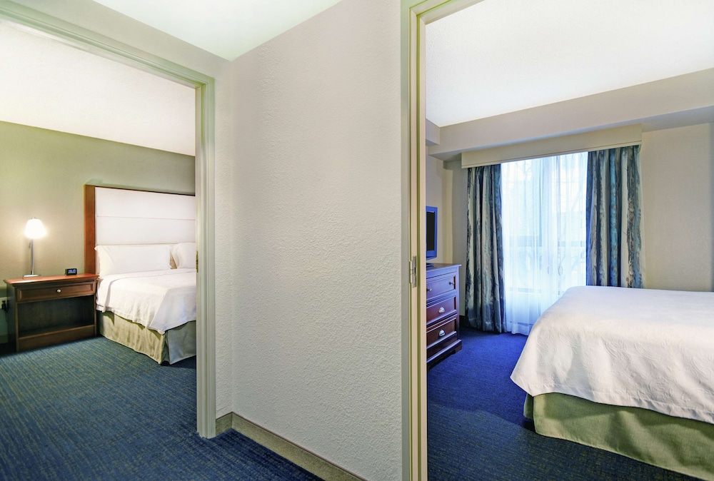Suite, 2 Bedrooms, Accessible, Bathtub (1 King Bed, 1 Queen Bed with Sofa Bed) - Photo 3