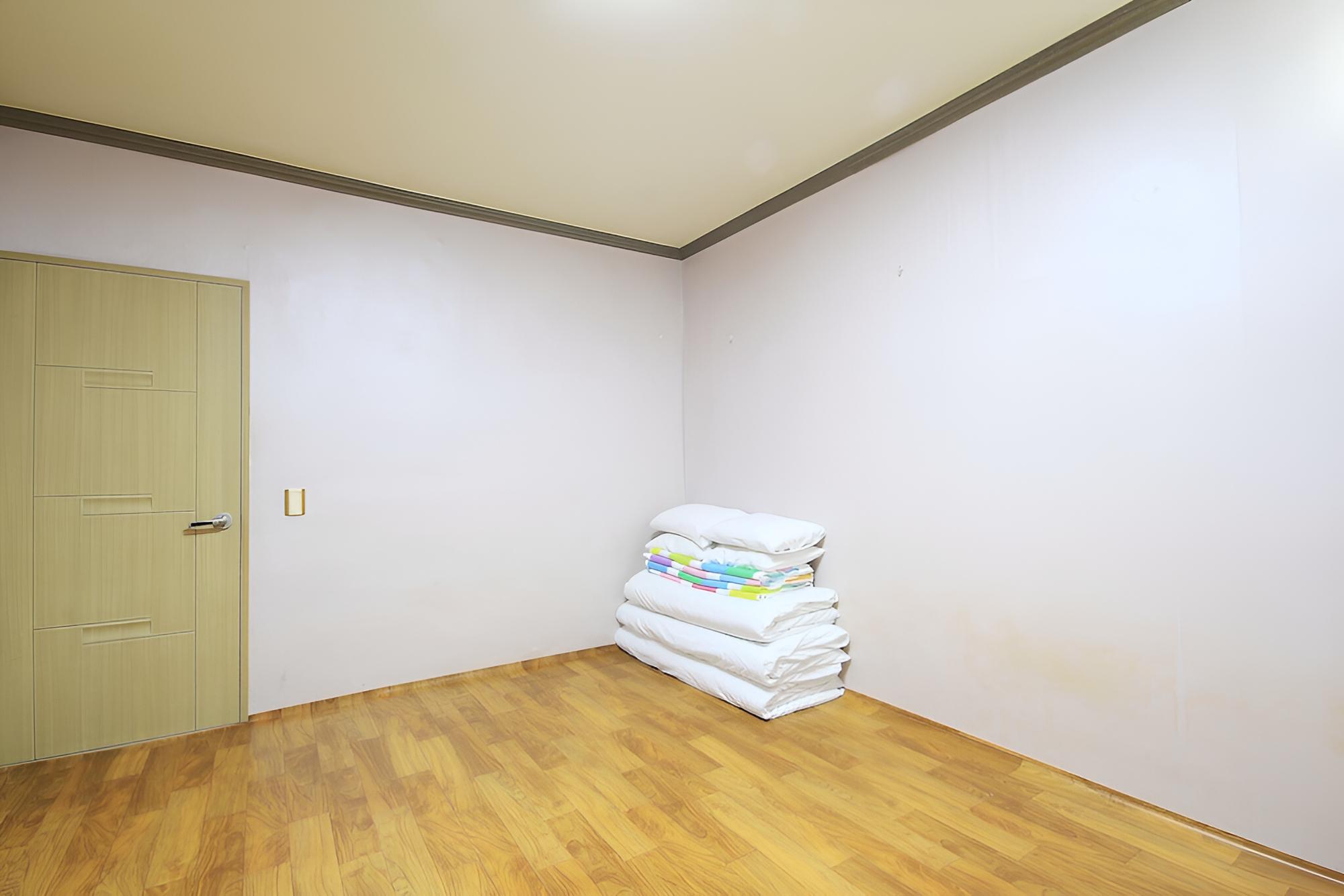 Room (Korean) - Photo 6