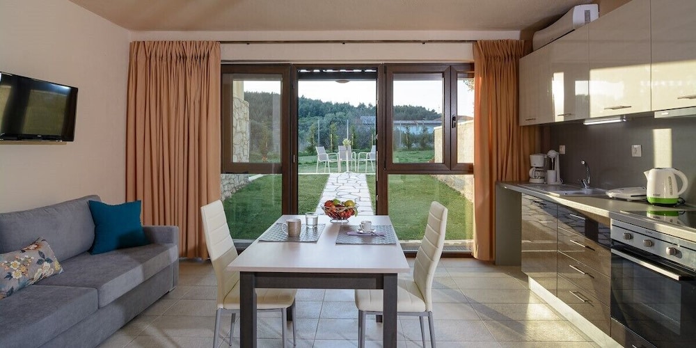 Galini | Studio with patio and Garden view