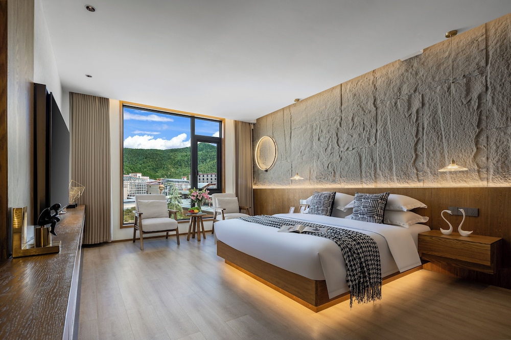 Standard Room, City View