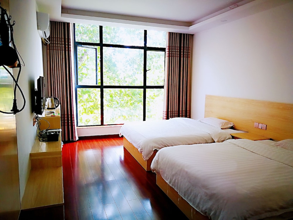 Design Twin Room with Lake View photo 2