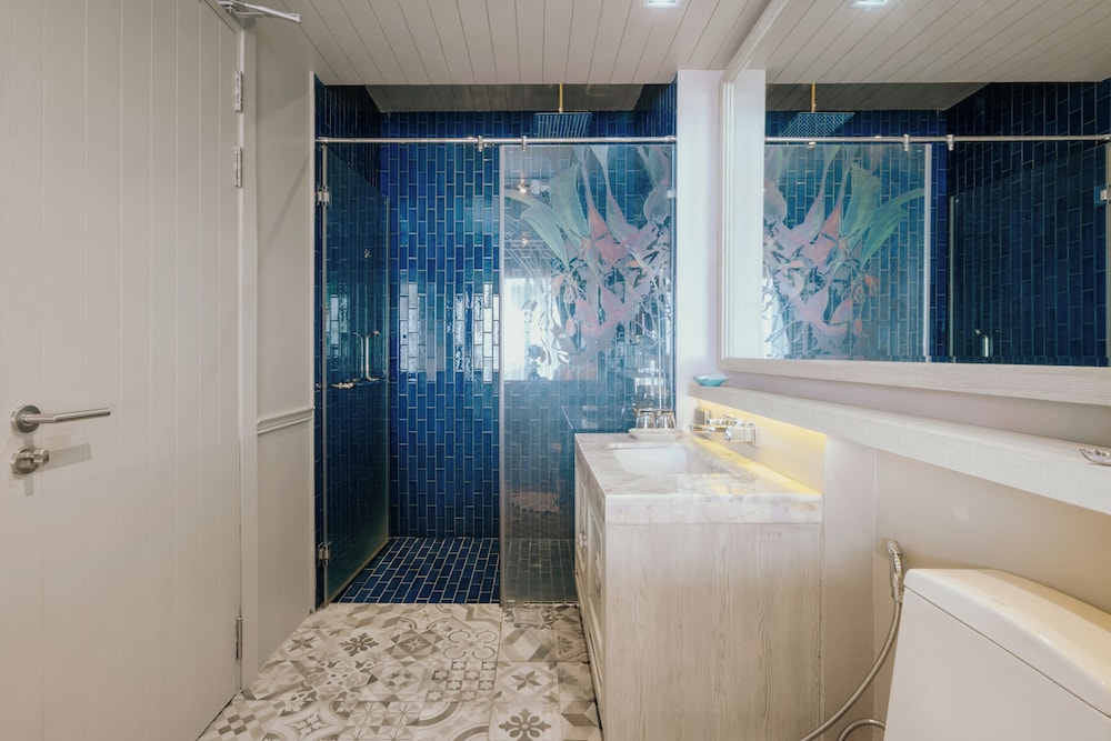 Deluxe Ocean View Room (Adults Only) - Photo 2