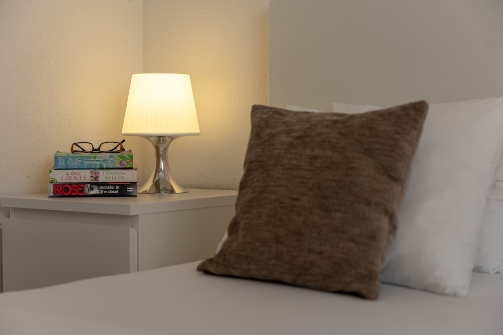 Superior Apartment, 1 Queen Bed with Sofa bed, Balcony, Partial Sea View