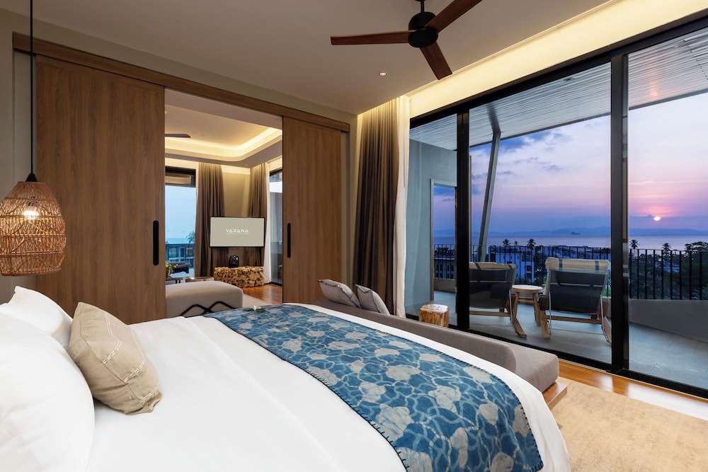 Presidential Suite with NAAM Wellness (hydrotherapy)