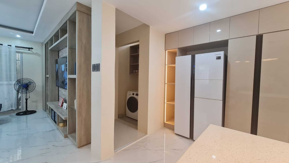 Standard House, 4 Bedrooms, Kitchen, Mountain View photo 2