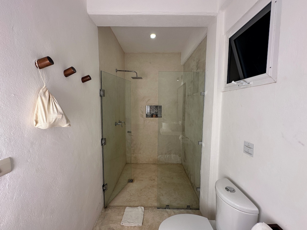 Junior Room - Photo 15