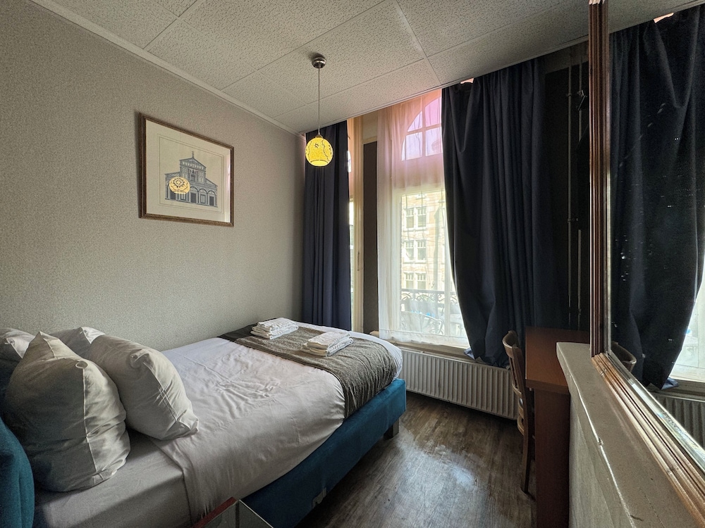 Double Room, 1 Double Bed (Double Room, Balcony) photo 2