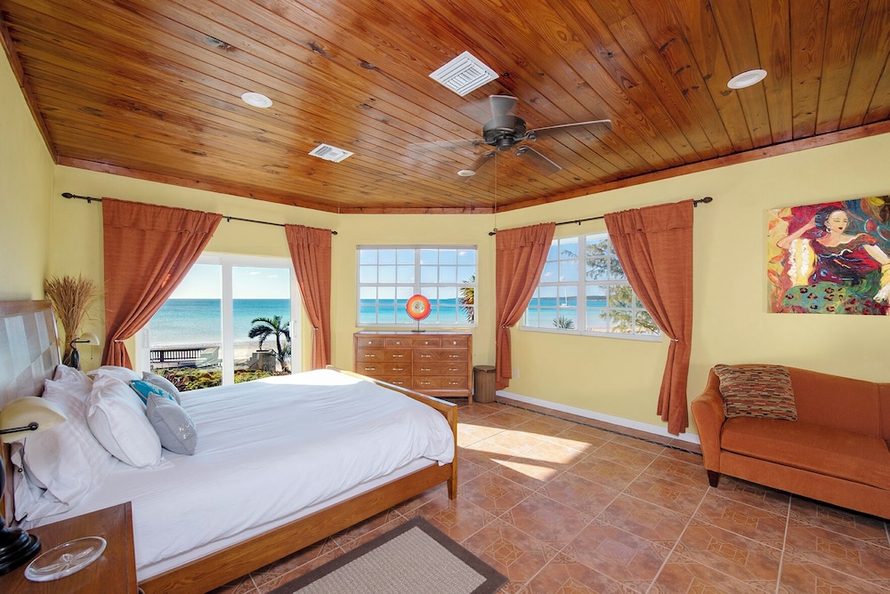 Villa photo 3