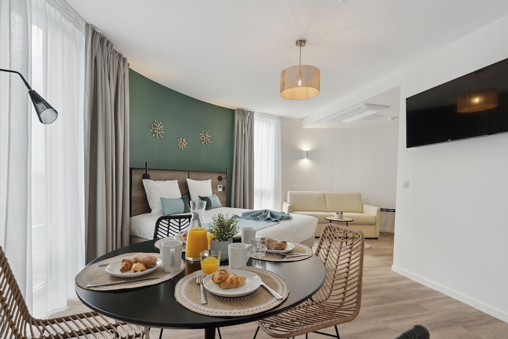 Executive Studio, 1 Double Bed with Sofa bed - Photo 4