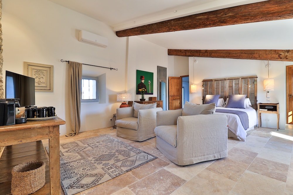 Deluxe Triple Room photo 3