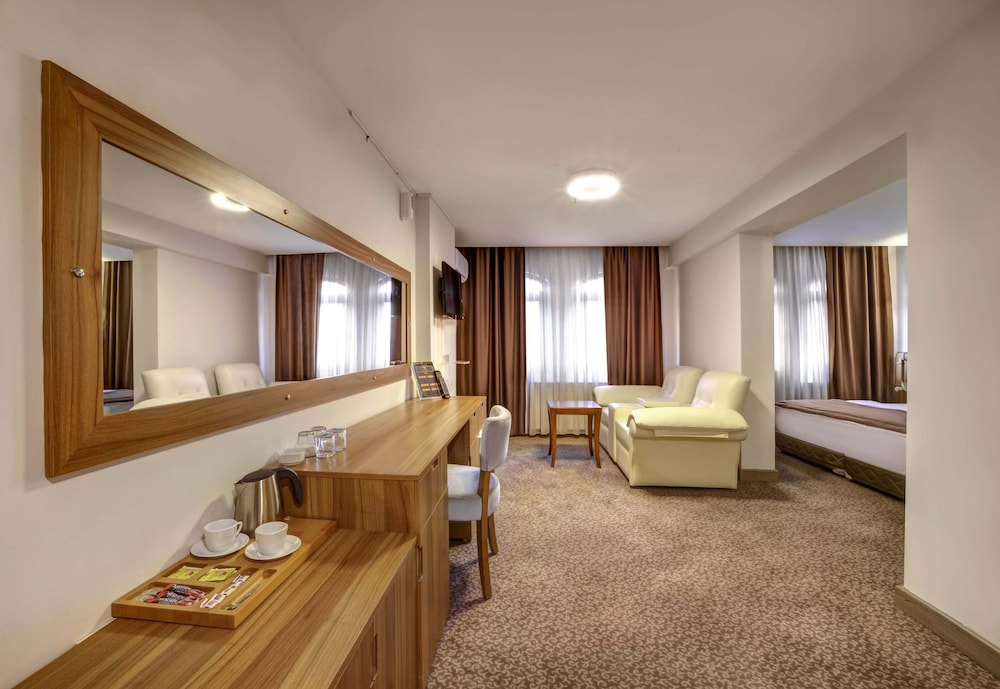Suite Estudio de Lujo, Fumadores, Vista a la Ciudad