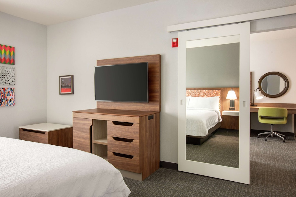 Suite, 1 King Bed, Accessible, Non Smoking - Photo 6