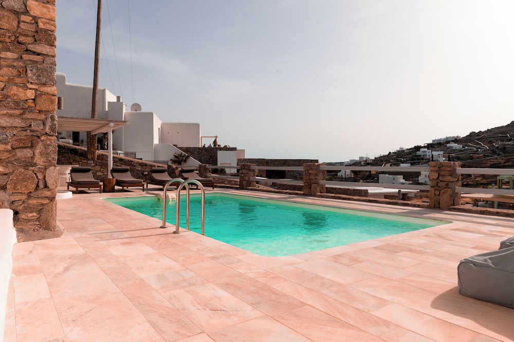 Two Bedroom Villa with Private Pool photo 2
