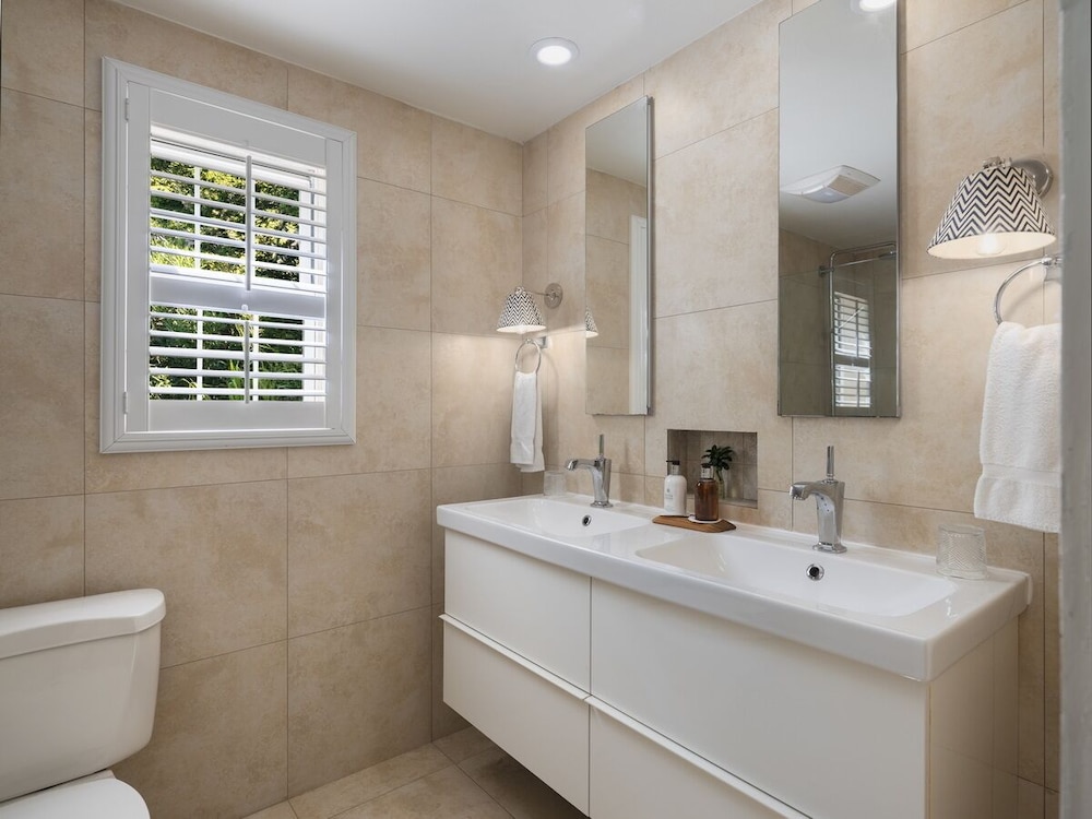 Deluxe Room (water View)