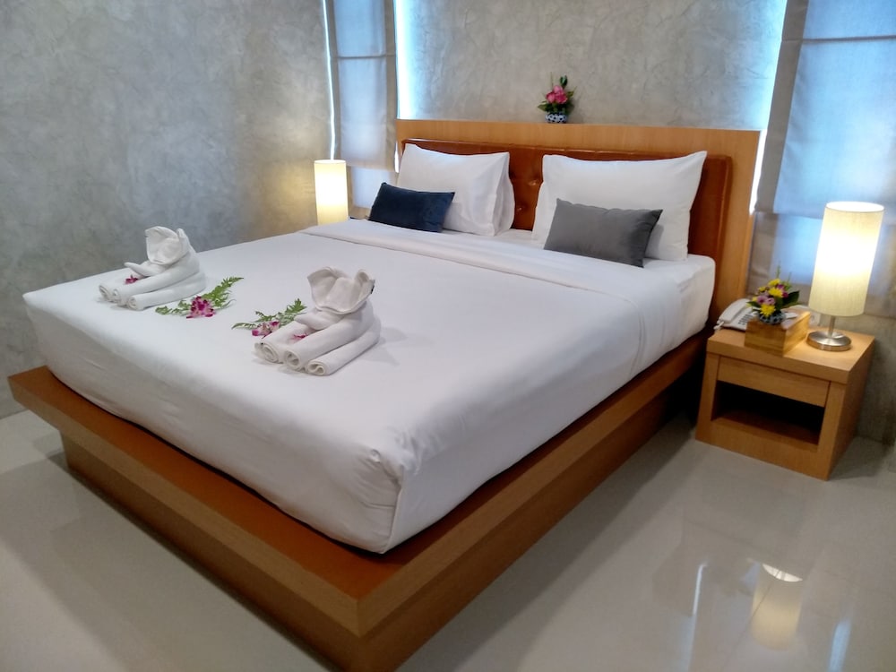 Deluxe Double Room, 1 King Bed, Balcony, Mountain View photo 1