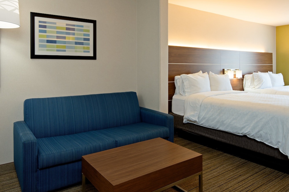 Suite, 2 Queen Beds - Photo 1