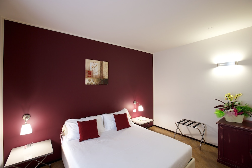 Double or Twin Room photo 1