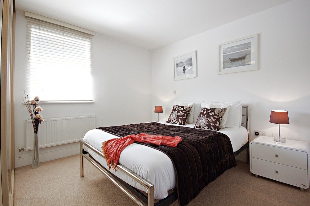 Apartment, 2 Bedrooms, 2 Bathrooms (Pavilions Sl4 5ge) photo 2
