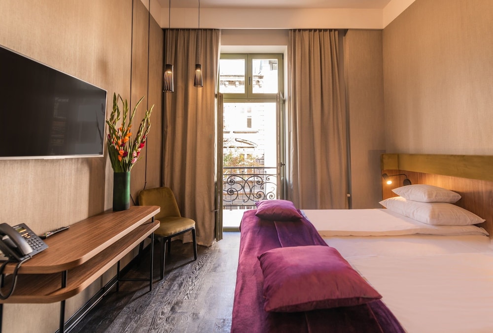 Standard Double Room - Photo 1