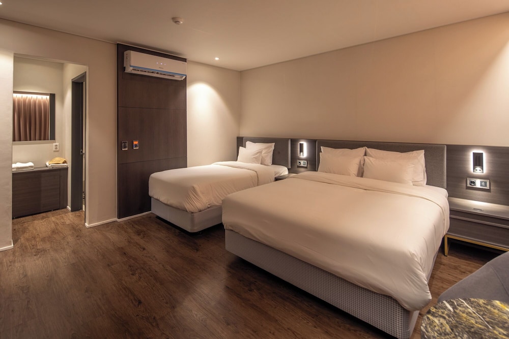Deluxe Twin Room photo 3