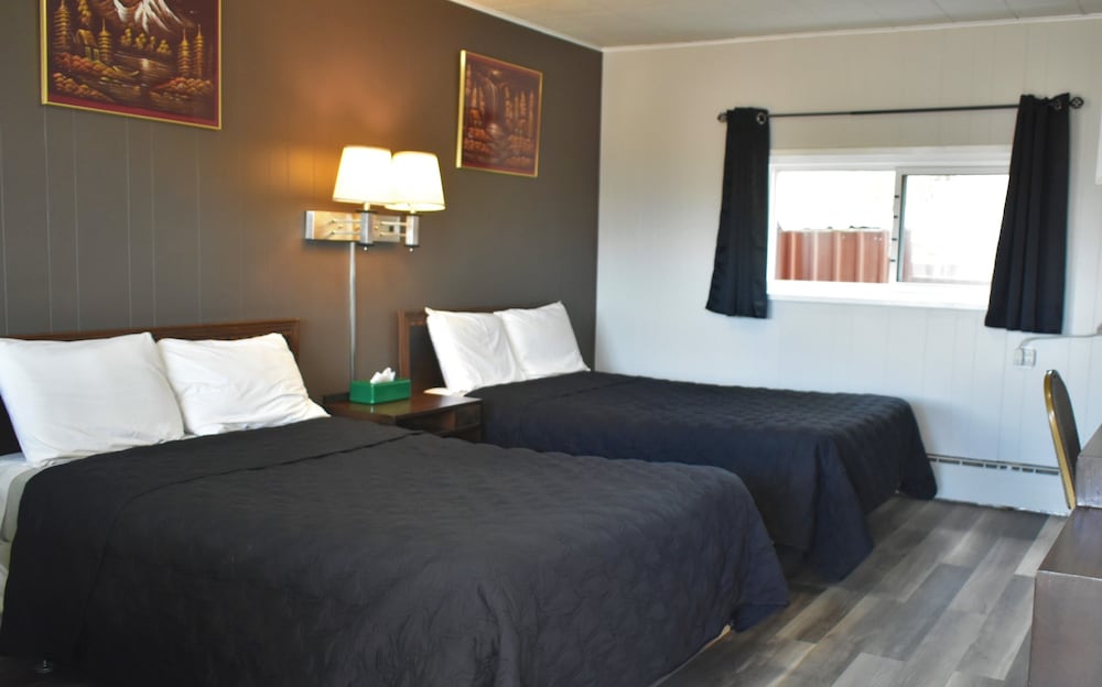 Standard Room, 2 Double Beds photo 3